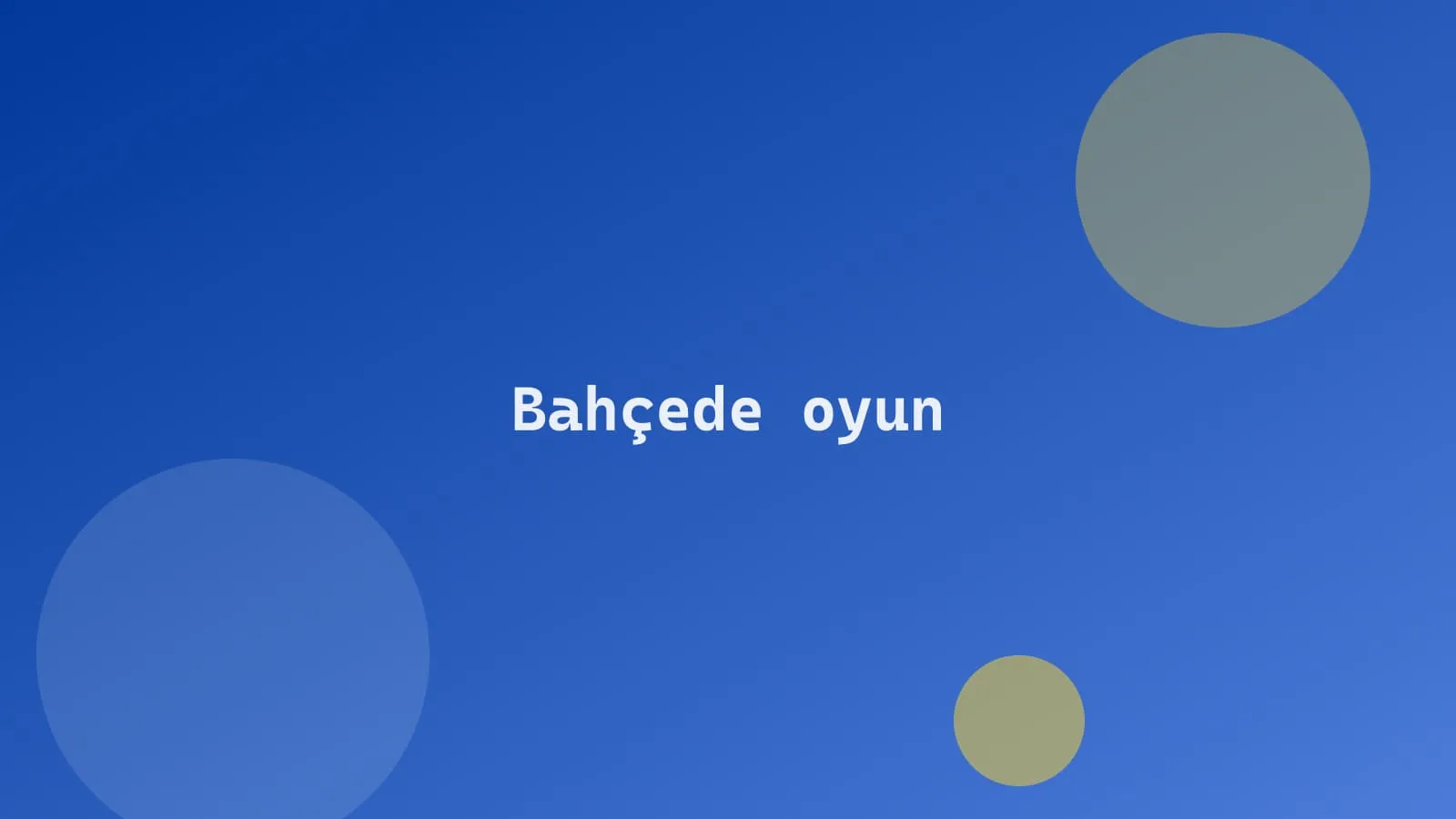 Portakal ağaçlarının altında oyun oynayan çocuklar