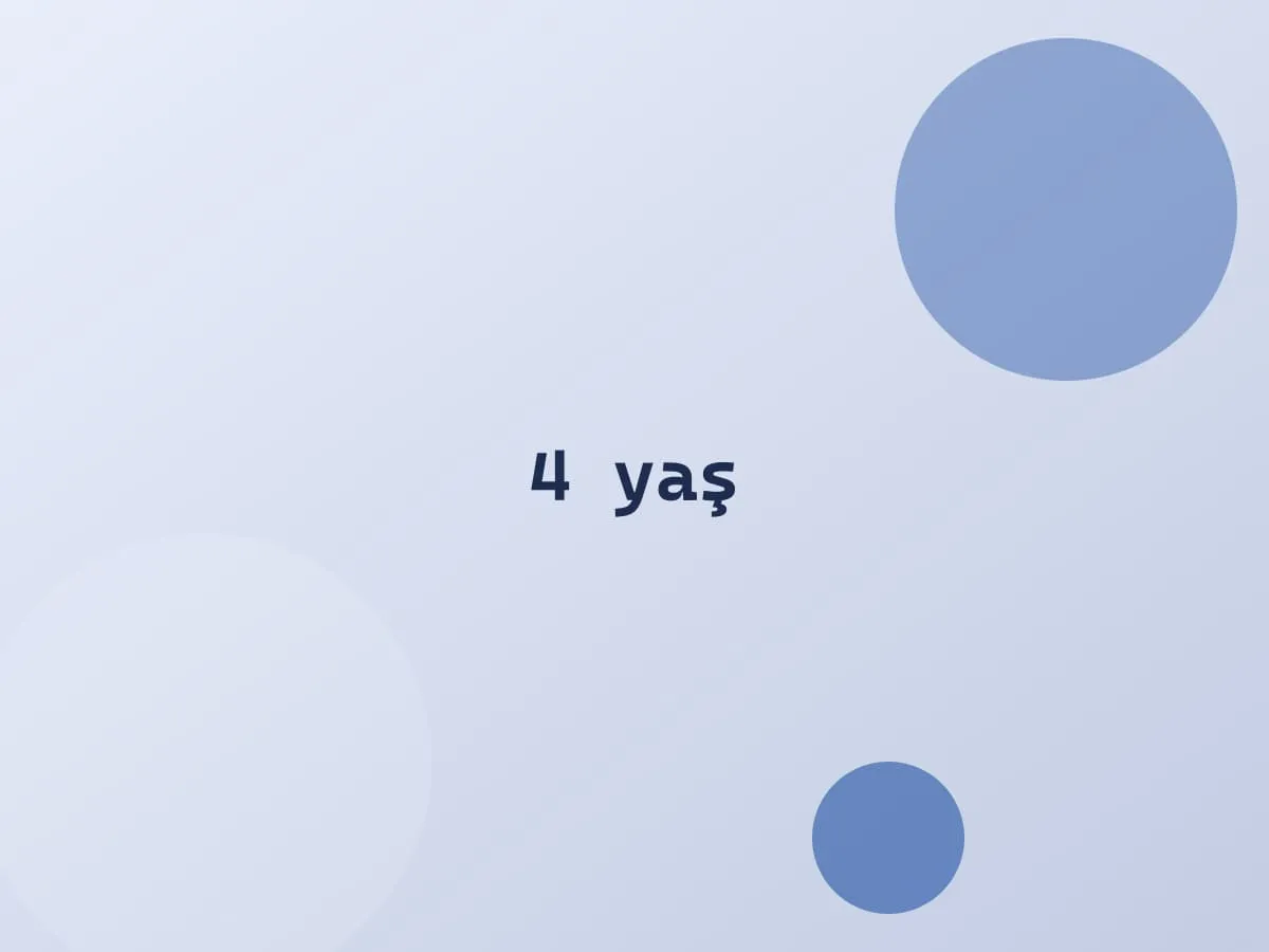 4 yaş sınıfında sanat etkinliği yapan çocuklar